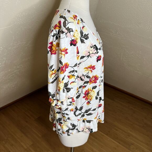 Lucky Brand Top Size Medium White‎ Floral Short Sleeve V Neck Peasant Ruffle Hem - Picture 8 of 10